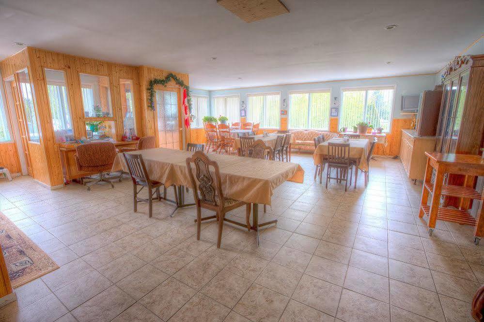 Villa Maria Country Inn Acheson Ngoại thất bức ảnh